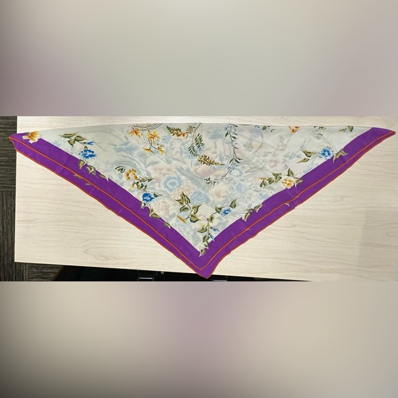 Authentic Gucci Silk Scarf for Neck, your Purse and/or Backpack - Picture 14 of 15